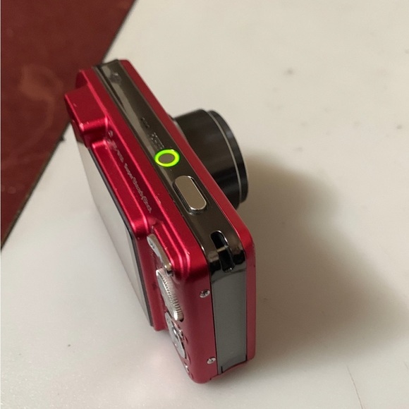 Sony Cyber-shot DSC-W150 Digital Camera 8.1MP  - Red - Picture 4 of 8